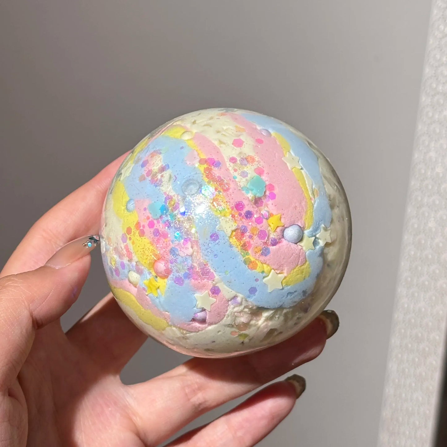 Boule ASMR croustillante faite à la main Sakura (perles de cire à l'intérieur, non-récupérable)