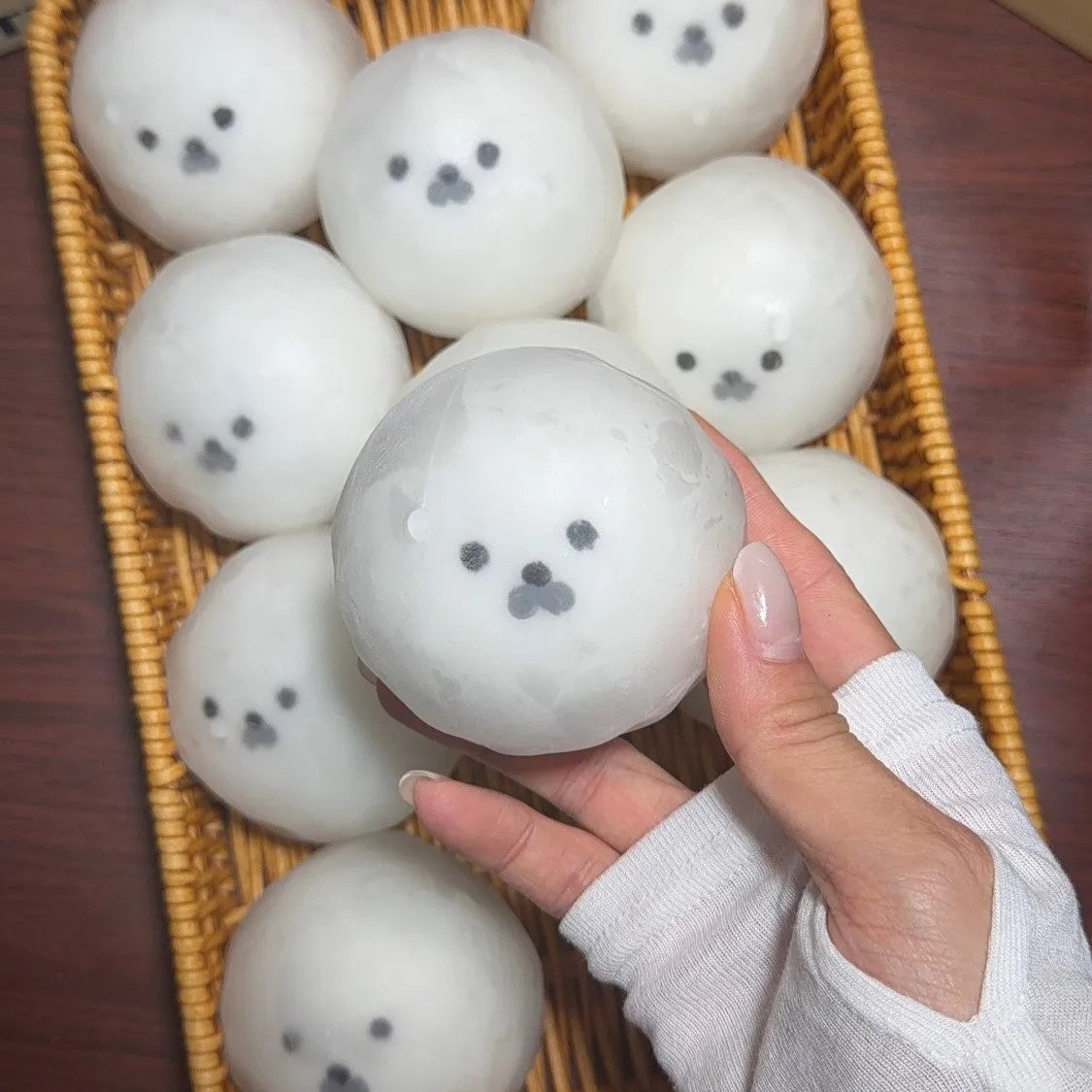 Boule ASMR croustillante faite à la main Sakura (perles de cire à l'intérieur, non-récupérable)