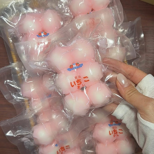 Boule ASMR croustillante faite à la main Sakura (perles de cire à l'intérieur, non-récupérable)