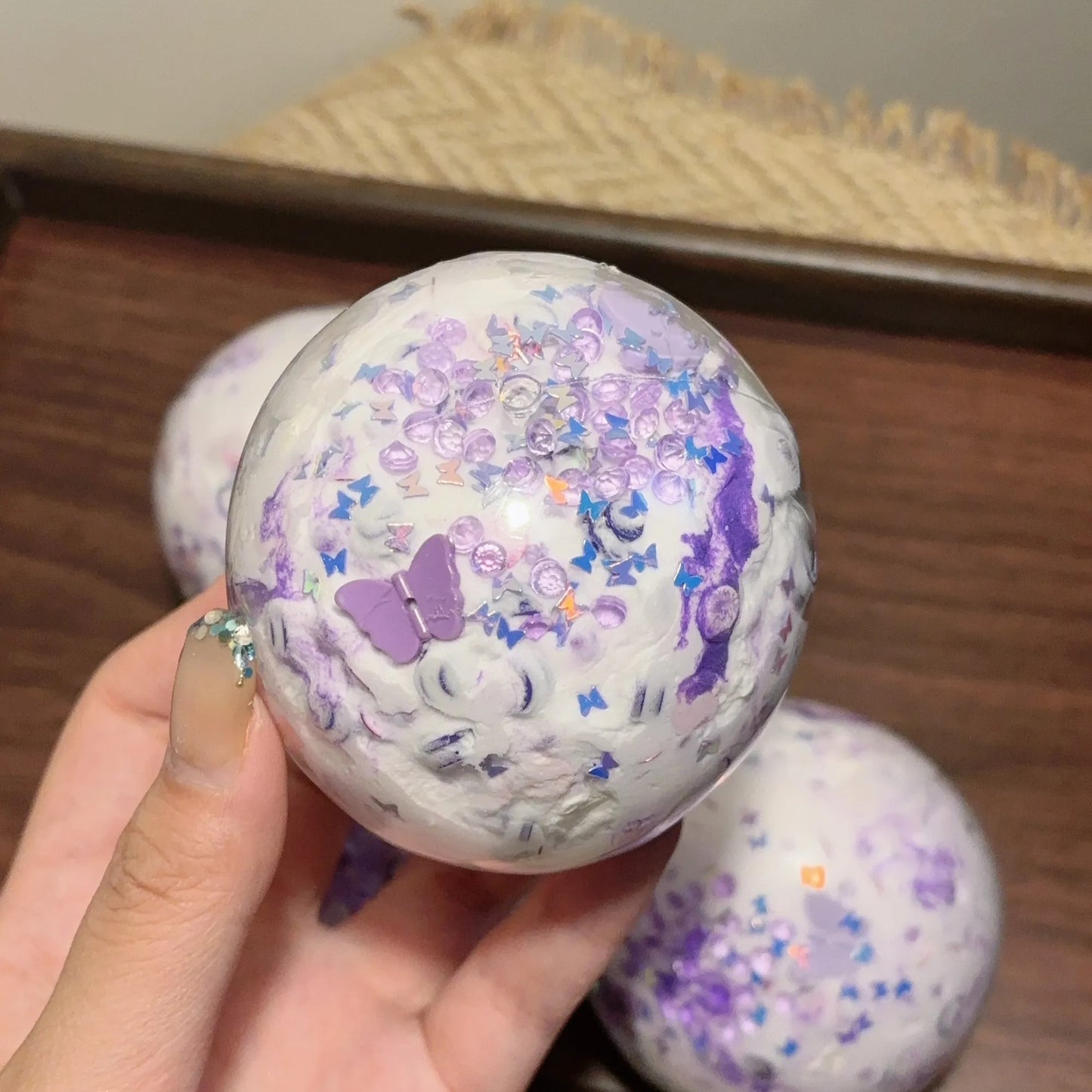Boule ASMR croustillante faite à la main Sakura (perles de cire à l'intérieur, non-récupérable)